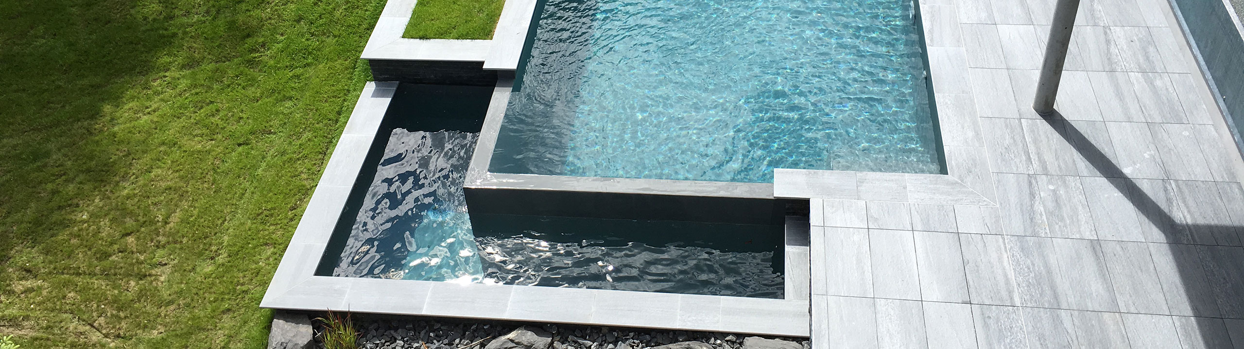 Piscine à débordement