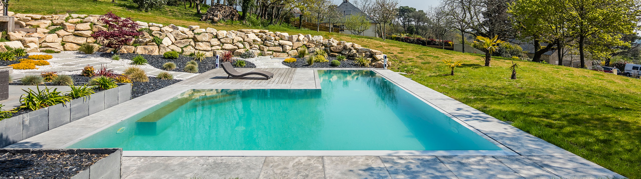 Piscine miroir en L